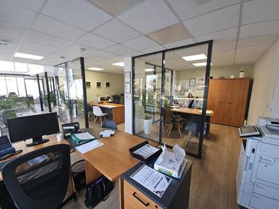 Local commercial - 203 m²