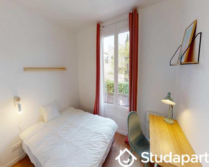 Chambre - 95 m² - 1 pièce