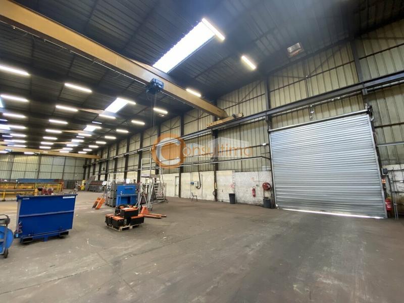 Local d'activité / Entrepôt - 3 150 m²