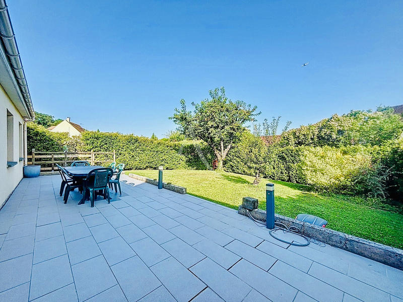 Maison - 93 m² - 5 pièces