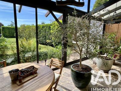 Maison - 221 m² - 7 pièces