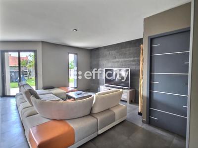 Maison - 131 m² - 4 pièces