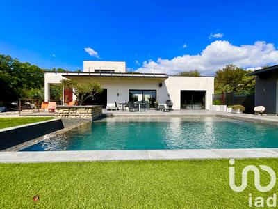 Maison - 218 m² - 6 pièces