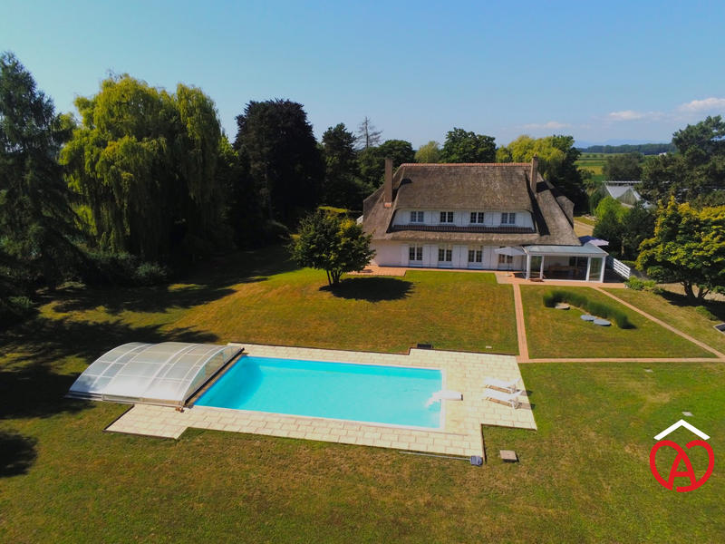 Maison - 248 m² - 10 pièces