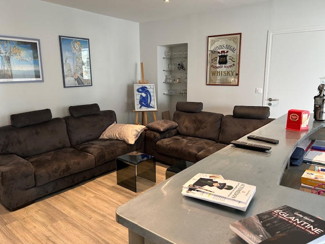 Propriété - 420 m² - 14 pièces