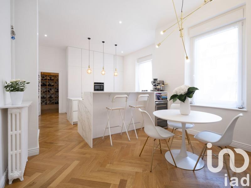 Appartement - 208 m² - 6 pièces