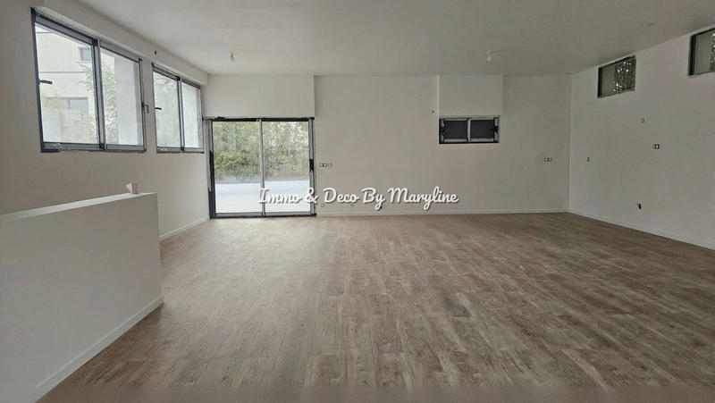 Local d'activités - 200 m² - 6 pièces