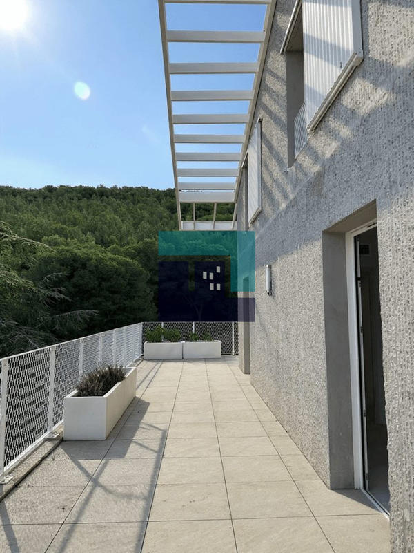 Appartement - 140 m² - 5 pièces