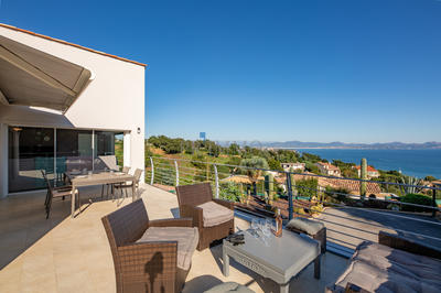 Maison - 261 m² - 7 pièces