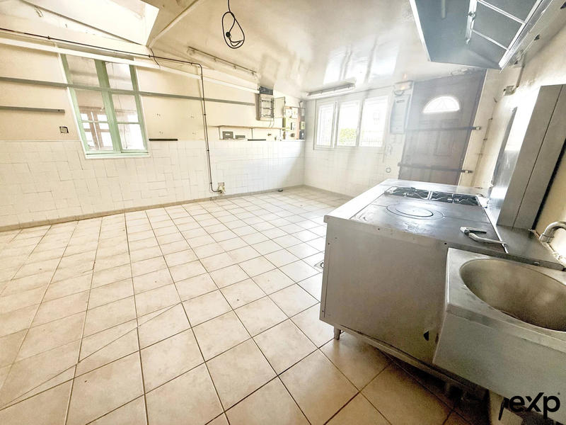 Maison - 163 m² - 9 pièces