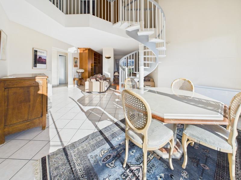 Appartement - 152 m² - 4 pièces