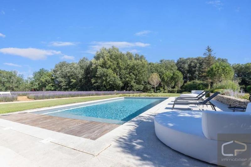 Mas - 500 m² - 12 pièces