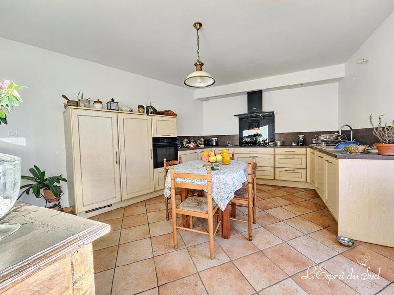 Maison - 184 m² - 8 pièces