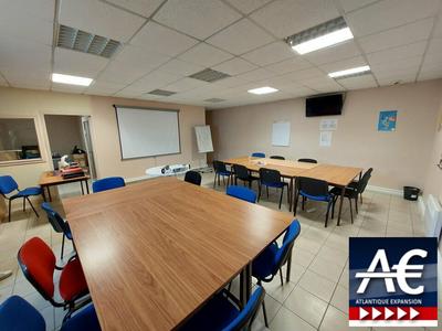 Bureau - 300 m²