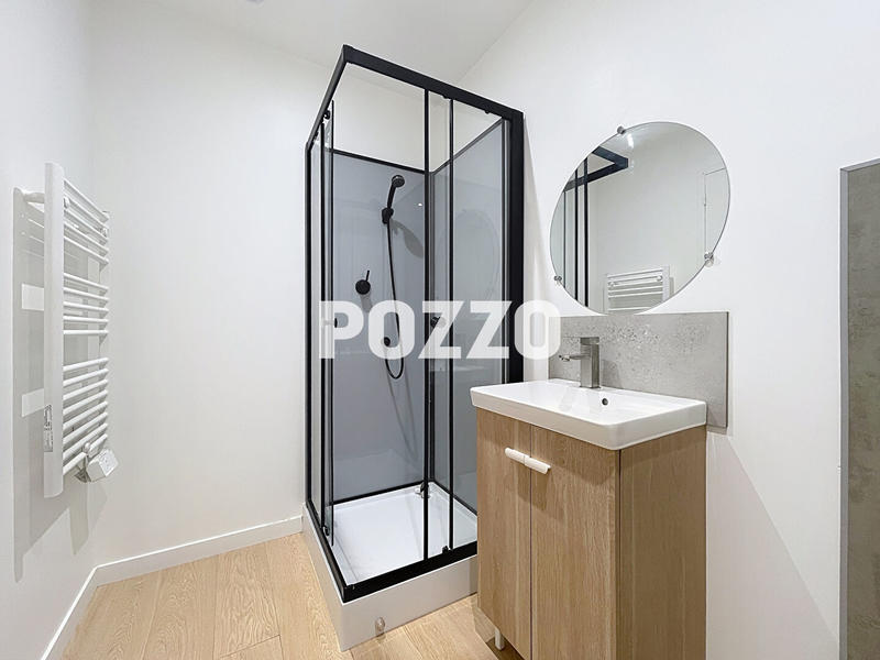 Maison - 342 m² - 18 pièces