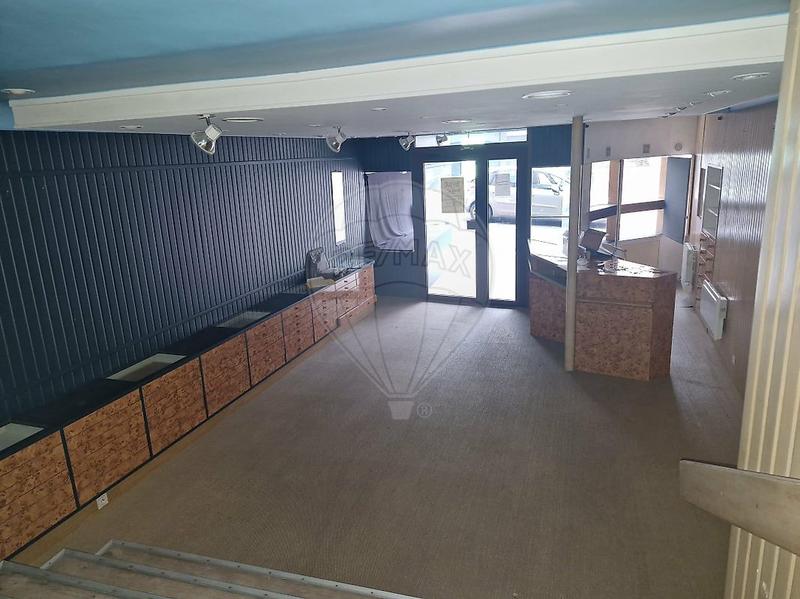 Local commercial - 270 m² - 6 pièces