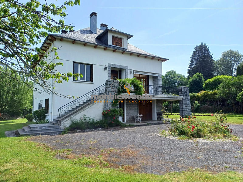 Maison traditionnelle - 188 m² - 5 pièces