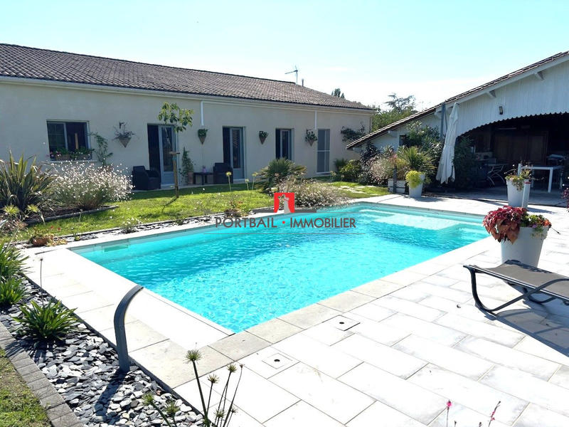 Maison - 200 m² - 6 pièces