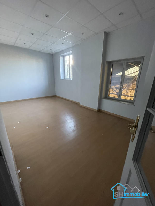 Immeuble - 1 400 m²