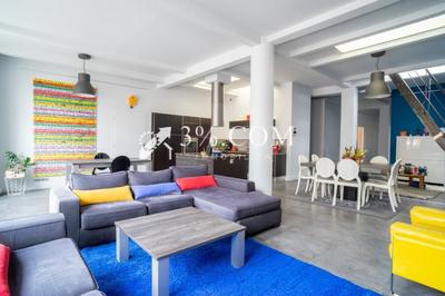 Loft - 202 m² - 6 pièces