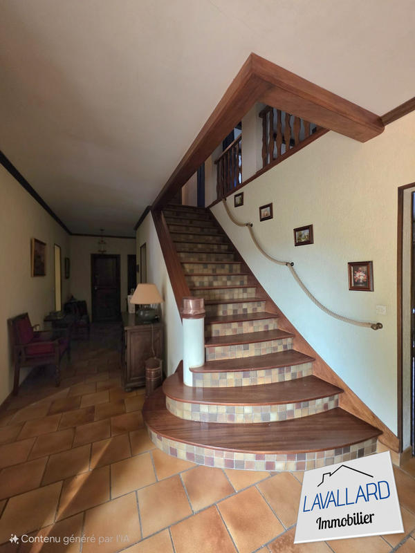 Maison - 272 m² - 7 pièces