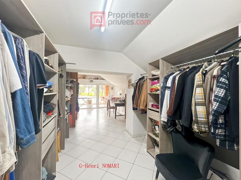 Maison - 214 m² - 7 pièces