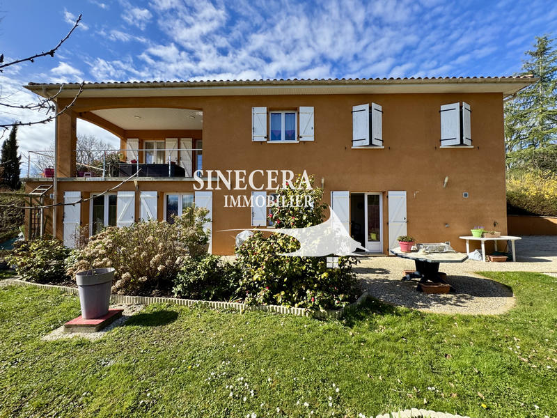 Maison - 200 m² - 10 pièces