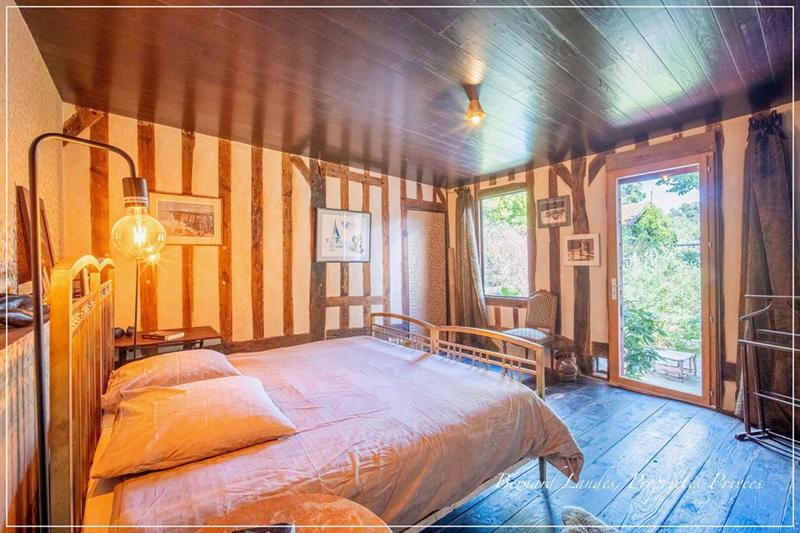 Maison - 218 m² - 9 pièces