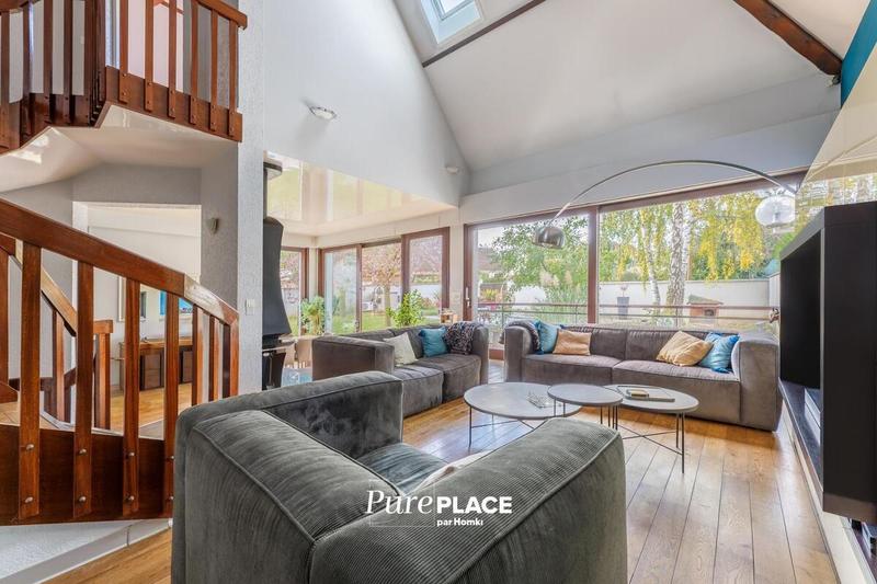 Maison d'architecte - 250 m² - 8 pièces