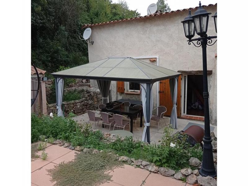 Propriété - 230 m² - 6 pièces