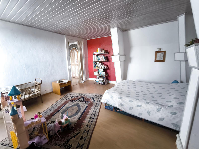 Maison - 225 m² - 7 pièces