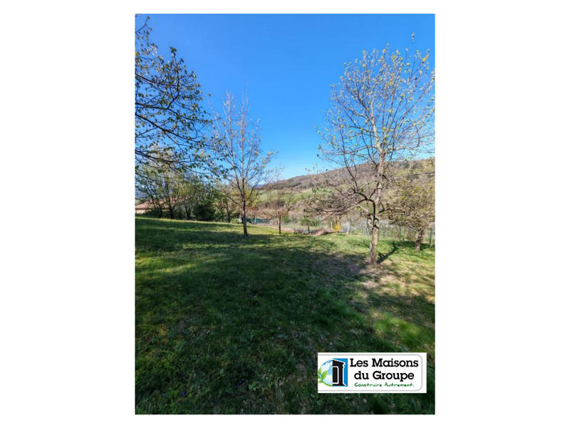 Terrain constructible - 880 m²