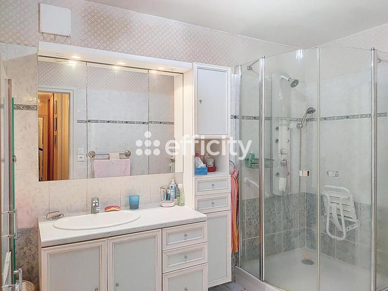 Appartement - 103 m² - 5 pièces