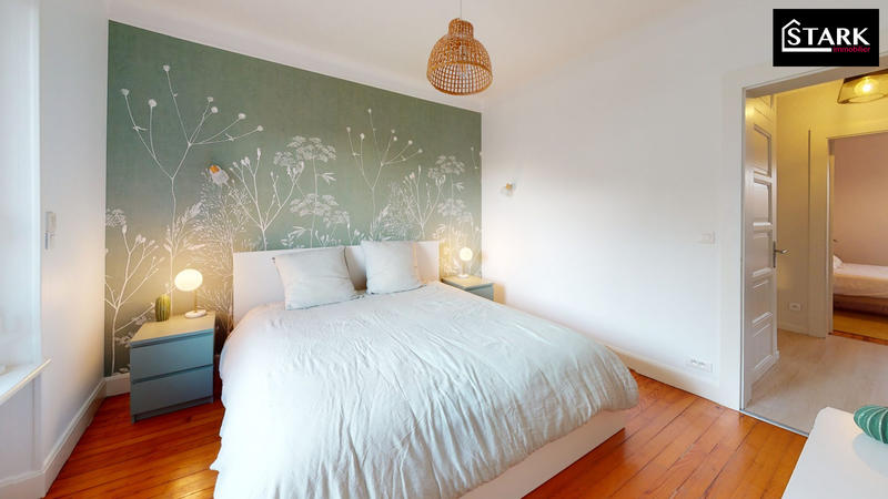 Maison - 263 m² - 9 pièces