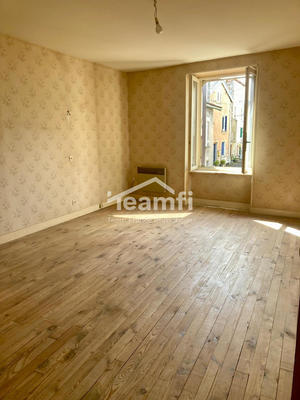 Maison - 96 m² - 3 pièces