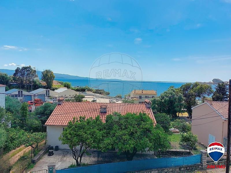 Maison - 210 m² - 7 pièces