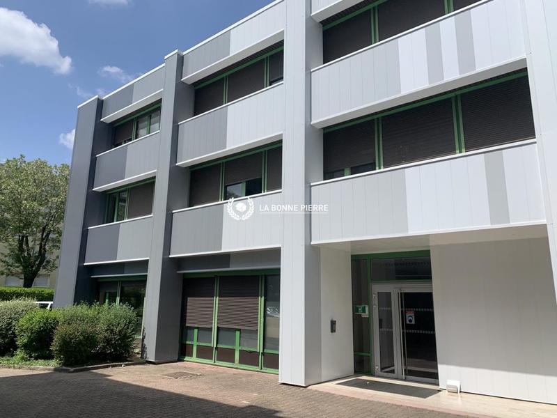 Bureau - 119 m² - 7 pièces