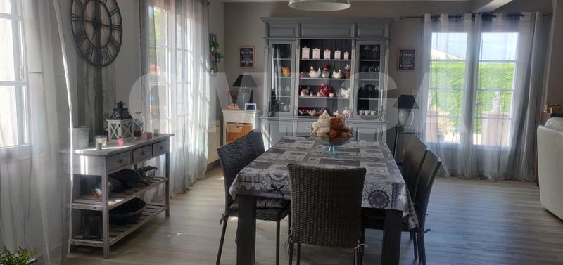 Maison - 180 m² - 7 pièces