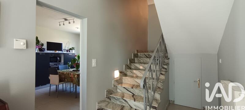 Maison - 217 m² - 8 pièces