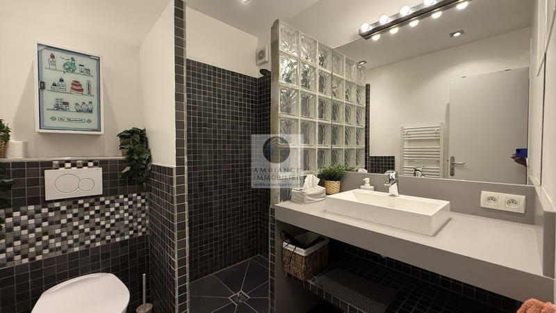 Maison - 280 m² - 10 pièces