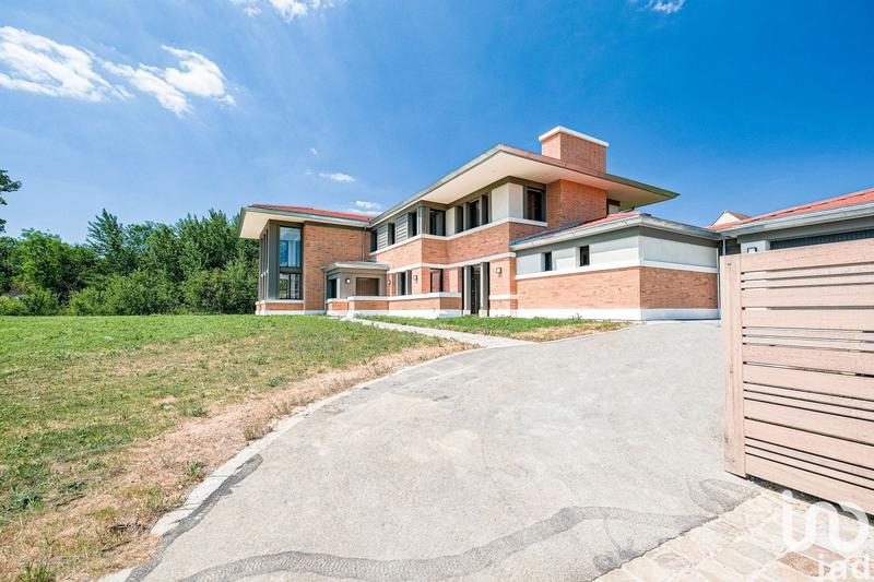 Maison - 355 m² - 9 pièces