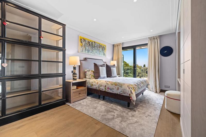 Appartement - 182 m² - 5 pièces