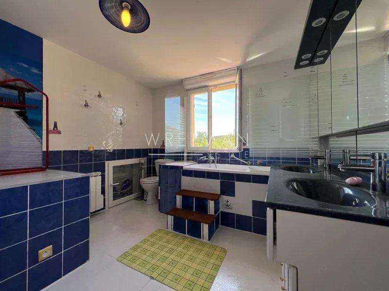 Maison - 140 m² - 7 pièces