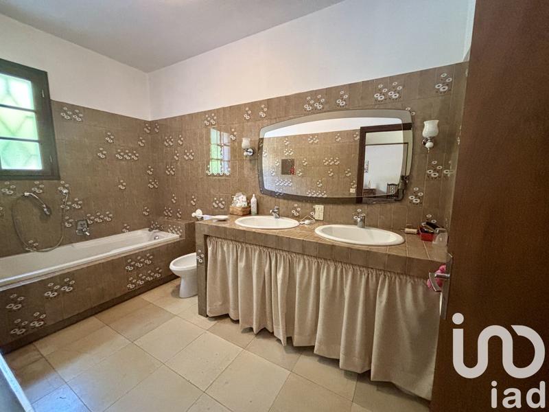 Maison - 194 m² - 5 pièces