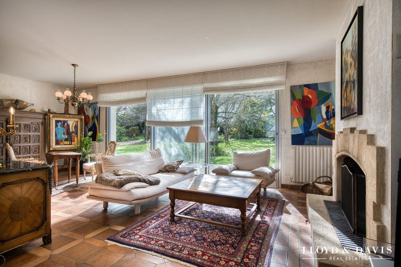 Maison - 213 m² - 7 pièces