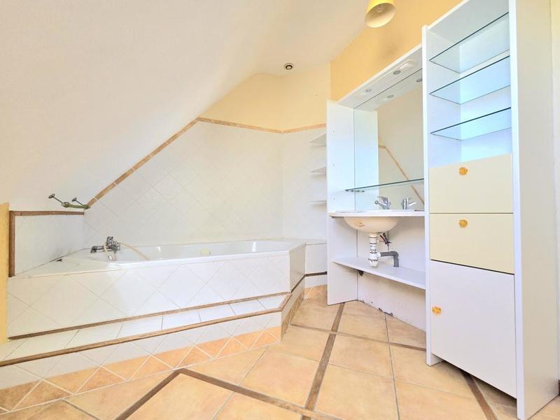 Pavillon - 143 m² - 7 pièces