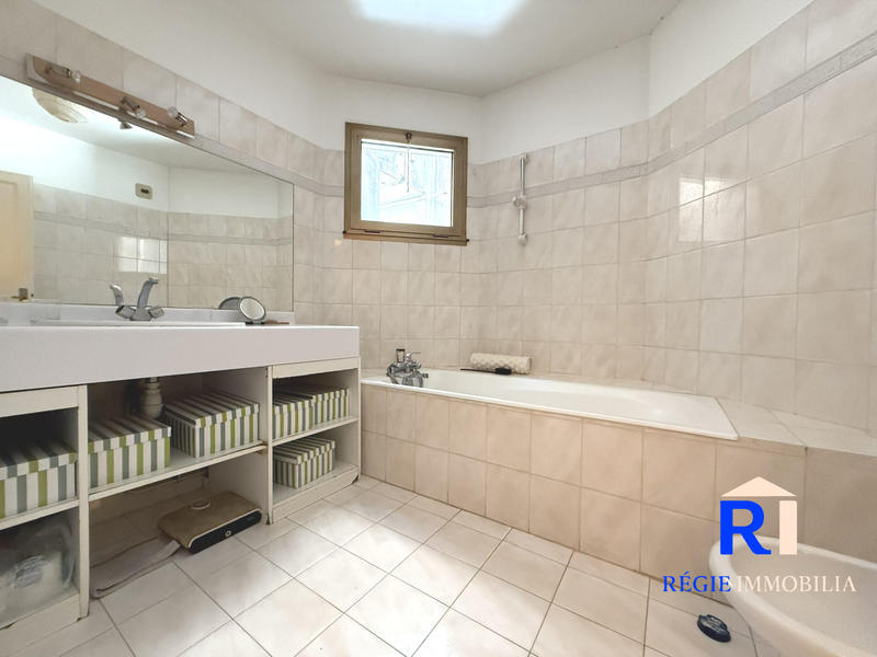 Appartement - 84 m² - 3 pièces