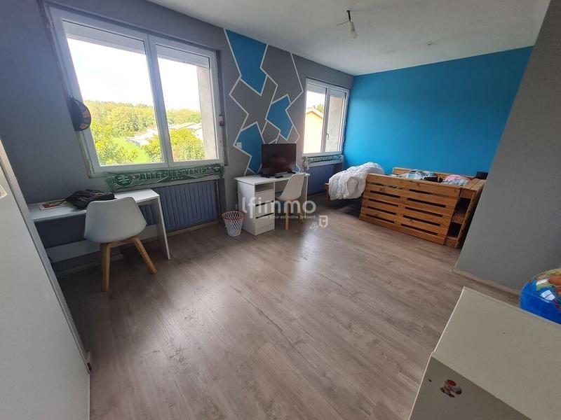 Maison - 212 m² - 9 pièces