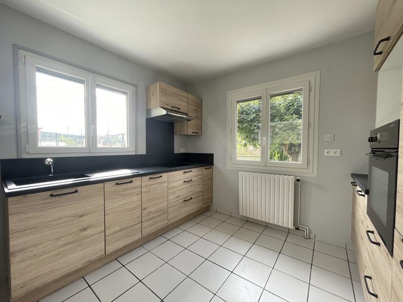 Maison - 95 m² - 5 pièces