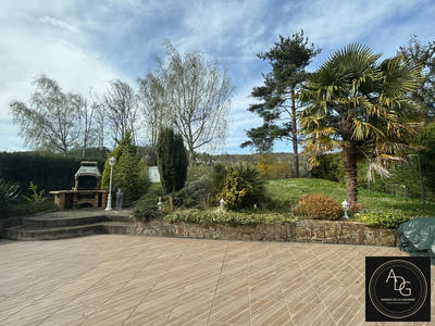 Maison - 210 m² - 6 pièces